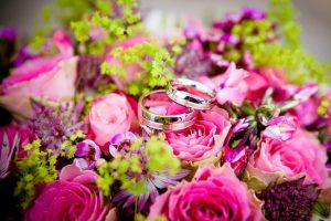 Fornecer flores para um casamento para aumentar as vendas de uma florista